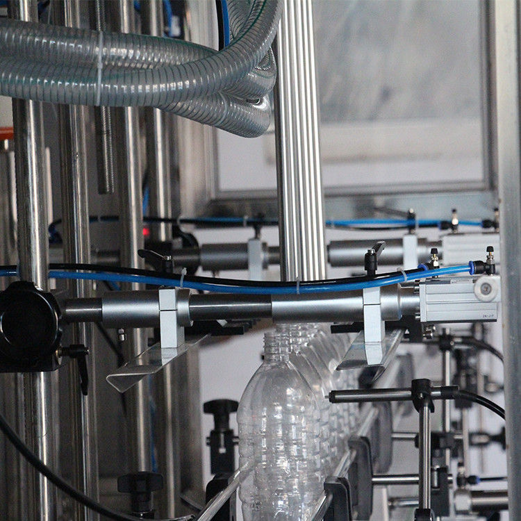 eļļas iepildīšanas mašīna 